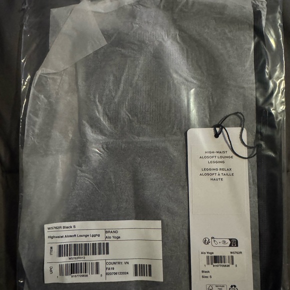 ALO Yoga Classic Black Leggings - Picture 4 of 5